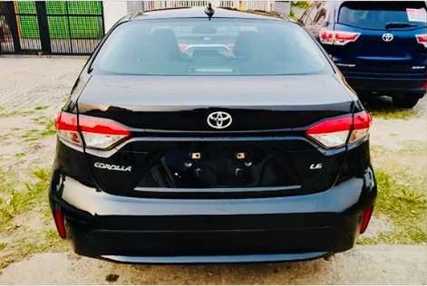2021 Toyota Corolla LE — Black — image 5